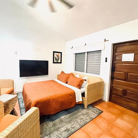 Alux House Hotel Placencia Exterior foto