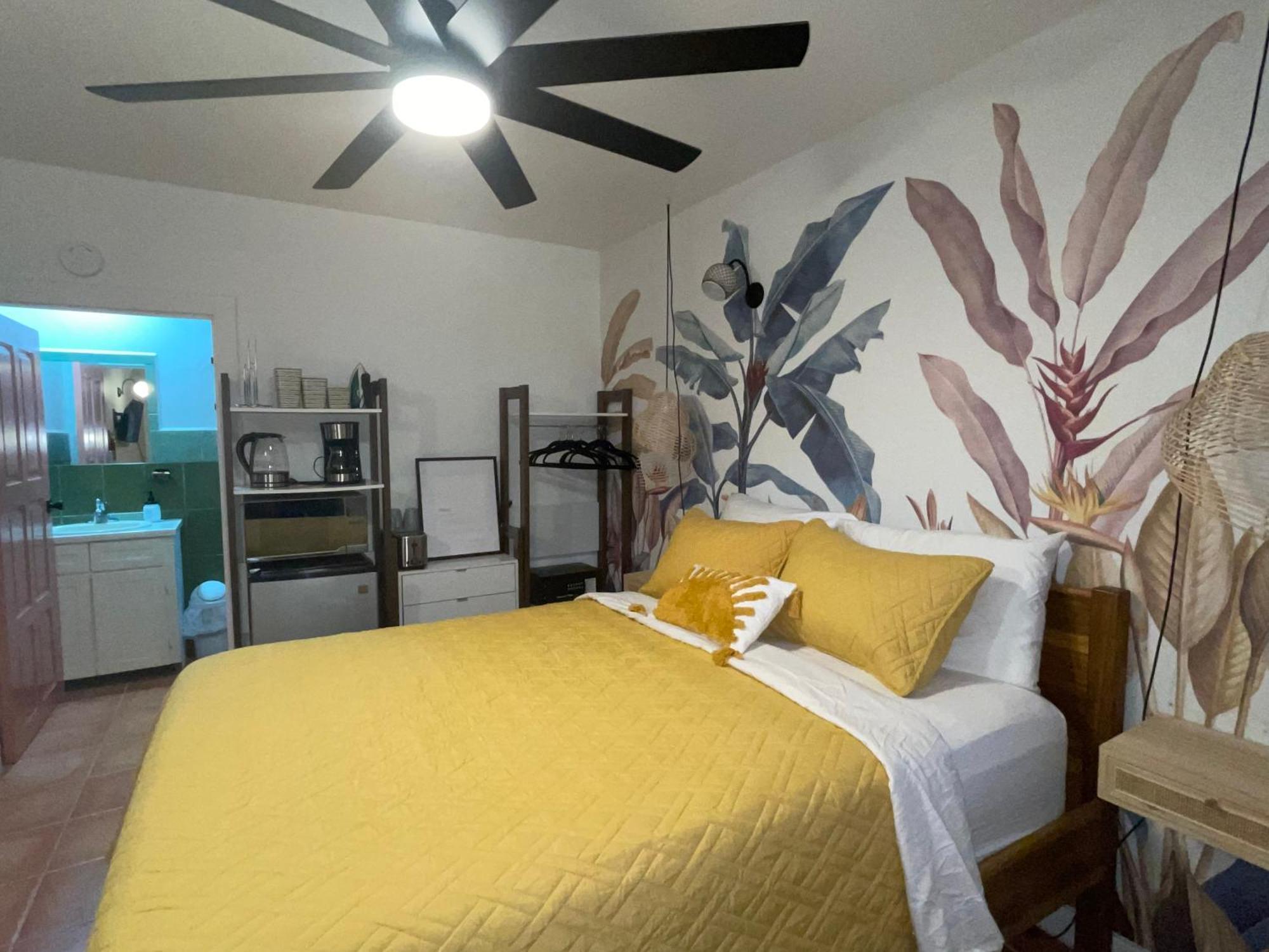 Alux House Hotel Placencia Exterior foto